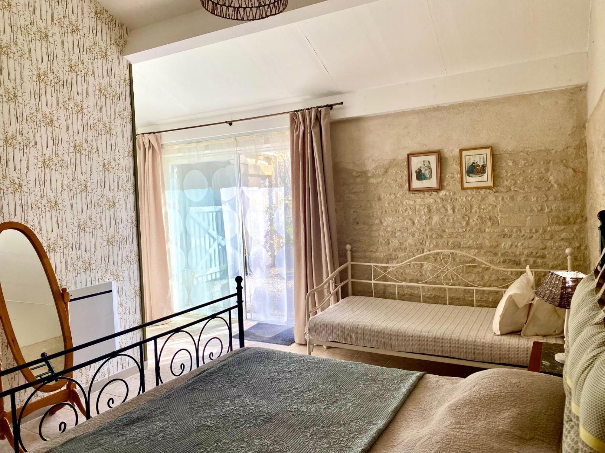 Aux Agapanthes, Chambres D'Hotes Charentaises De Charme Avec Piscine Aumagne Buitenkant foto